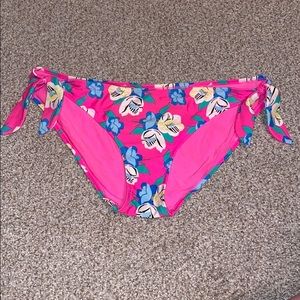 Aerie Pink with Blue Flowers Swim Bottom in Size M